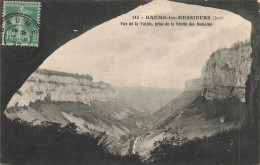 BAUME LES MESSIEURS : VUE DE LA VALLEE PRISE DE LA GROTTE DES ROMAINS - Baume-les-Messieurs