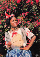 ANTILLES - Folklore Antillais - Danseuse Du Groupe Folklorique - Antilles Radieuses  - Animé - Colorisé - Carte Postale - Autres & Non Classés