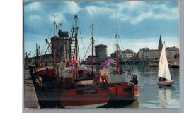 LA ROCHELLE 17 - En Aunis Tour De Chaine Saint Nicolas Et Quatre Sergents Bateau De Pêche Voilier - La Rochelle