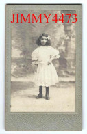CARTE CDV - Une Jolie Petite Fille, à Identifier - Tirage Aluminé 19ème - Taille 63 X 104 - Old (before 1900)