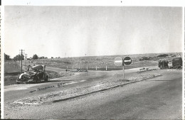 Grande Photo - Voiture Accidentée Au Maroc En 1958 - Automobiles