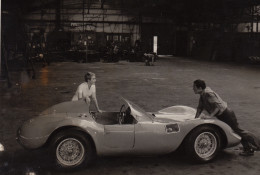Vers 1960 Photo Femme Du Monde Du Spectacle Actrice Spectacle Cinéma Auto Ferrari - Personalidades Famosas