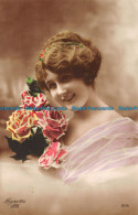 R115395 Old Postcard. Woman With Roses - Wereld