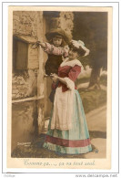 CPA- Photos STEBBING - Enfant Costumé Postant Une Lettre Dans Les Bras D'une Femme   "  Comme ça ,ça Va Tout Seult"" - Photographie