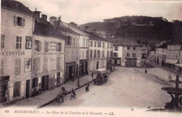 88 - Vosges -  REMIREMONT -  La Place De La Courtine Et Le Parmont - Remiremont