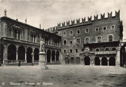 ITALIE - Verona - Piarra Dei Signori - Vue Générale - Animé - Carte Postale Ancienne - Verona