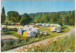 Chatellerault: CITROËN CX, RENAULT 16, AUDI 100, OPEL REKORD D - CARAVANS - Camping Au Bord De L'Ozon - (Vienne, France) - Turismo