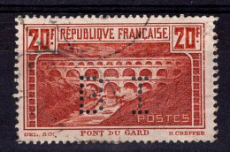 FRANCE  PONT DU GARD  N° 262. 20Fr. OBLITERE Chaudron Clair . Timbre De Banque Percé BI - Used Stamps