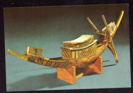 AK 212506 EGYPT - Cairo - Egyptian Museum - Tuttankhamen's Treasures - Wooden Model Boat - Musées