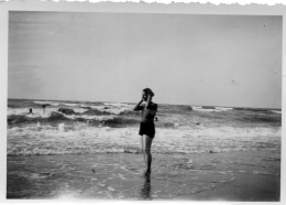 Photographie Vintage Photo Snapshot Houlgate Plage Vague Waves - Lieux