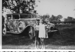 Photographie Vintage Photo Snapshot Automobile Voiture Car Auto Enfant - Automobiles