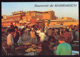 AK 212513 MAROC - Marrakech - La Place Djemaa El Fna - Marrakech