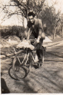 Photographie Vintage Photo Snapshot Bicyclette Vélo Bicycle  - Autres & Non Classés