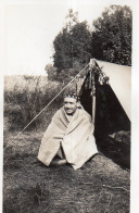 Photographie Vintage Photo Snapshot Camping Indien Tente Drôle Gag Funny - Other & Unclassified