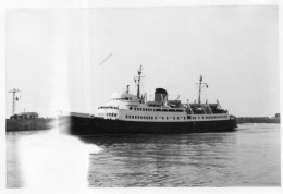 Photographie Vintage Photo Snapshot Le Lisieux  Bateau Boat  - Schiffe