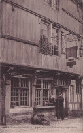 HONFLEUR FACADE DE LA MAISON NORMANDE - Honfleur