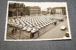 Photo De 1960,Bruxelles,Touring Secours,voitures Et Motos, 18,5 Cm. Sur 8,5 Cm.originale - Coches