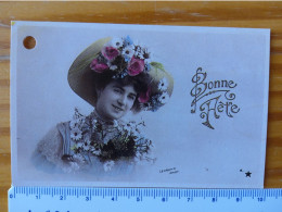 Carte Fantaisie De Fleuriste - Bonne Fête  - 6x10cm - Other & Unclassified