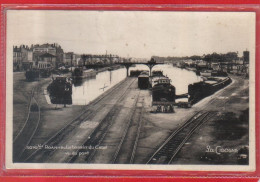 Carte Postale 42. Roanne  Péniches Au Bassin Du Canal  Très Beau Plan - Roanne