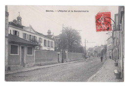 SÈVRES  [92] Hauts De Seine - L'Hôpital Et La Gendarmerie - Animée - Edition Couderchon - Sevres