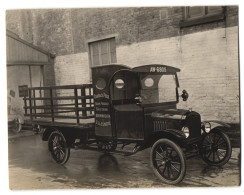 Photo Unbekannter Fotograf, Ansicht London, Lastwagen Ford, LKW-Pritsche Nach Lackierung Charles Puch  - Lugares