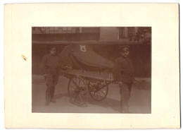 Fotografie Städtische Feuer - Und Sanitätswache Mit Sanitätswagen / Rettungswagen  - Berufe