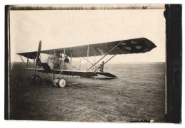 Fotografie 1.WK, Jasta Beute-Flugzeug, Alte Kennung Mit Eisernen Kreuz übermalt  - Krieg, Militär