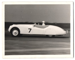 Fotografie Auto Jaguar XK120, Rennwagen Mit Radabdeckung Startnummer 7  - Cars