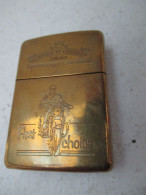 Beau Briquet Zippo  D'origine  Un  Motard -  Effigie - Parfait état - Armas De Colección