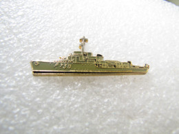 PIN'S      BATEAU   MILITAIRE  Jys SEGALEN - Schiffahrt