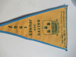 Fanion Souvenir/ Rallye Inter-Clubs Des Jeunes Campeurs /FFCC/Rallye Des Jeunes /St Marcel-VERNON/1967         DFA87 - Drapeaux