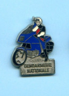 Rare Pins Gendarmerie Motard Zamac Delsart E214 - Polizei