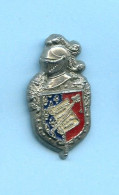Rare Pins Gendarmerie Armure Blason Ballard E215 - Police