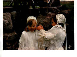 CP  Fillettes En  Costume De Cornouaille - Other & Unclassified