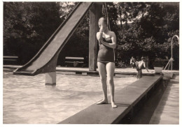 Ein Schöner Sommertag Im Freibad - Pin-up