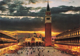 ITALIE - Venezia - La Nuit - Vue Sur La Place St Marc - Vue Générale - Animé - Carte Postale Ancienne - Venezia (Venedig)