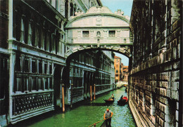 ITALIE - Venise - Palais Ducal - Vue Sur Le Pont Des Soupirs - Animé - Bateaux - Carte Postale Ancienne - Venezia (Venedig)
