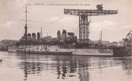 Lorient * Le Port De Guerre Et La Grue De 150 Tonnes * Bateau Navire De Guerre - Lorient
