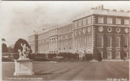 London, Hampton Court Palace, South Front Ngl #F1100 - Otros & Sin Clasificación