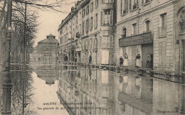 Angers * Vue Générale Du Quai National Pendant La Crue * Ets THOMAS & GODINEAU * Inondation 1910 - Angers