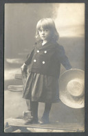 LITTLE GIRL PETITE FILLE WITH A HAT, ATELIER RECHNITZER ZAGREB - Portretten
