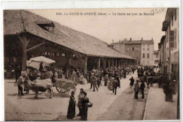 LA COTE SAINT ANDRE LA HALLE UN JOUR DE MARCHE TRES ANIMEE - La Côte-Saint-André