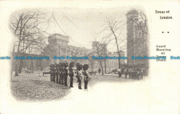 R116530 Tower Of London. Guard Mounting On Tower Green. Wellington - Other & Unclassified