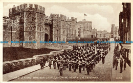 R116579 Guard Leaving Windsor Castle Showing Henry VIII Gateway. Valentine. Phot - Welt