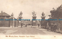 R116581 The Trophy Gates. Hampton Court Palace. Morland - Welt