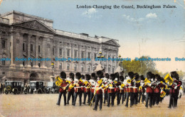 R116594 London Changing The Guard. Buckingham Palace - Other & Unclassified