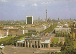 Berlin, Brandenburger Tor Mit Blick Auf Ost-Berlin Ngl #F7222 - Otros & Sin Clasificación