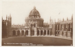 Oxford, All Souls Collge Quadrangle And Radclife Library Ngl #F9147 - Altri & Non Classificati