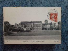 CPA  - 8  -   BEAUVAIS  - LA PLACE DE L' HOTEL DE VILLE - Beauvais