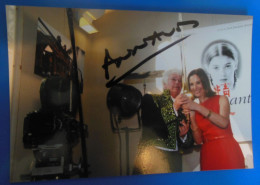 AUTOGRAPHE DE JEAN JACQUES ANNAUD SUR PHOTO - Acteurs & Toneelspelers